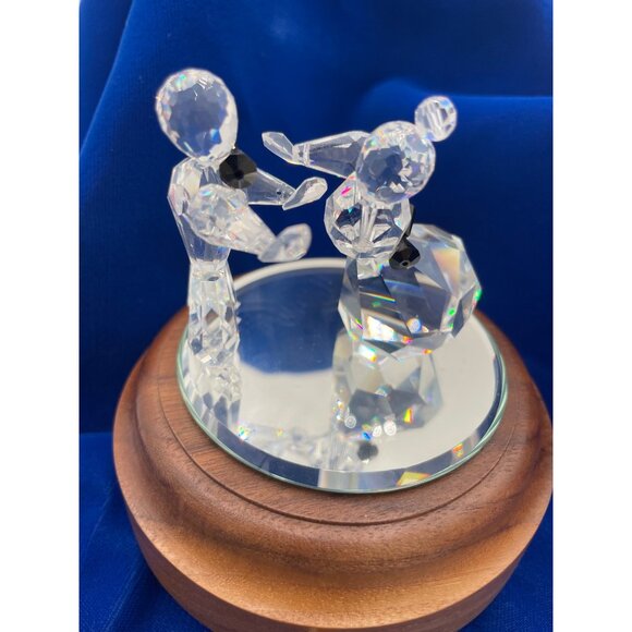 Swarovski Crystals  Wedding Couple Figurine Music Box Anniversary Waltz - Picture 3 of 14